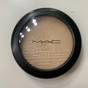 Mac Extra Dimension SkinFinish Highlighter
